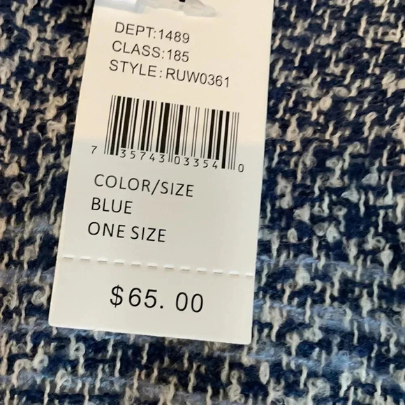 Light weight poncho Light blue, navy and cream NWT One size Fringe bottom - Picture 3 of 8